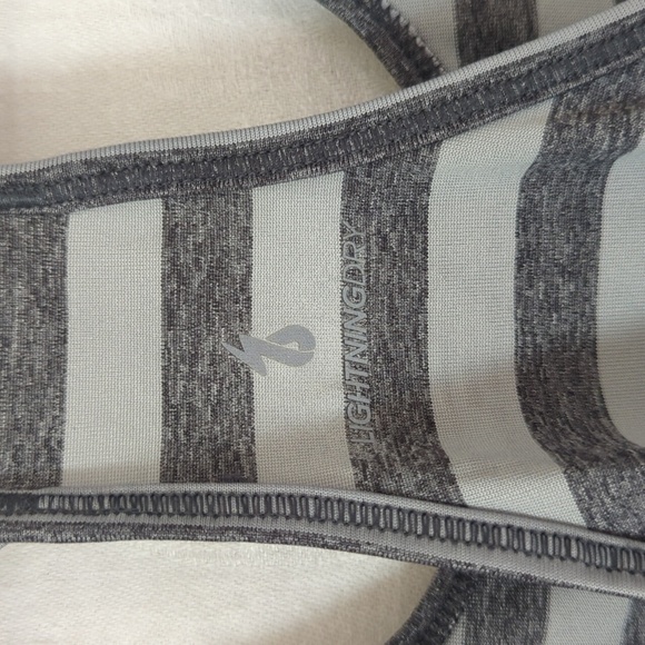 🍉 New Balance Grey Stripe Racerback Active wear Workout Tank Size Medium - Picture 5 of 6